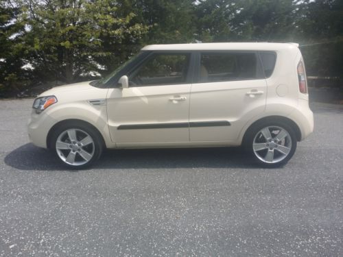 No reserve_clean_loaded_leather_keyless start_great mpg&#039;s_awesome_sunroof_white_