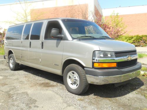 2004 chevy express 3500 15-passenger van w/only 63k miles - exc!