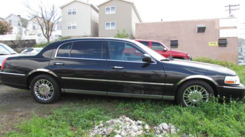 2006 Lincoln Town Car  L-Series Black, image 4