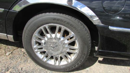 2006 Lincoln Town Car  L-Series Black, image 7