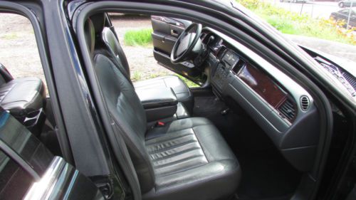 2006 Lincoln Town Car  L-Series Black, image 11