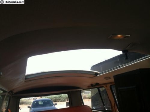 1971 Volkswagen Deluxe Bus Original Sundial Camper, image 10
