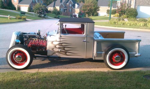 Silver,truck,flathead