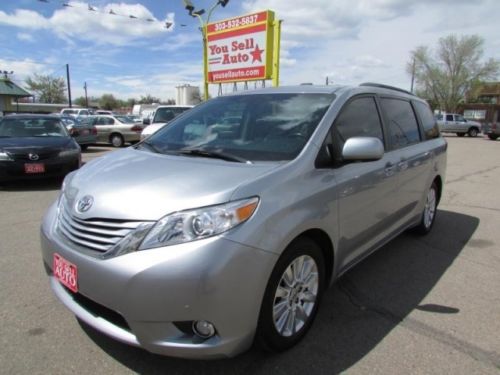 2011 toyota sienna xle limited mini van leather/dvd/pwr