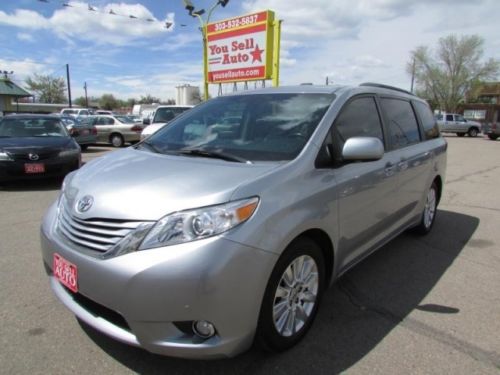 2011 toyota sienna xle limited mini van leather/dvd/pwr