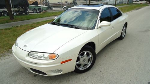 2001 oldsmobile aurora luxury sedan excellent inside and out no reserve set