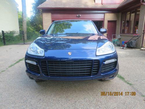 2009 blue porsche cayenne gts v8 sunroof active suspension rear camera, etc....