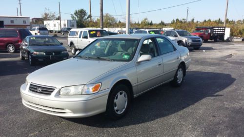 2000 toyota camry ce sedan 4-door 2.2l