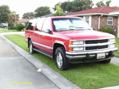 Mint shape,1994 surburban 4x4,3.73 limited slip,tow packfully loaded,non smoker,