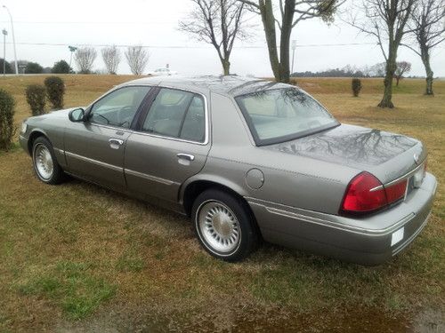 1999 mercury grand marquis - 1 owner - mint condition - not one mechanical issue
