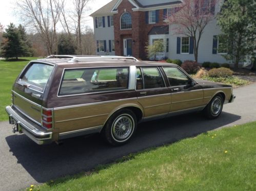 1988 chevrolet caprice classic wagon 4-door 5.0l