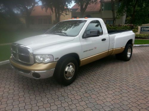 Dodge dually with hemi and 5 speed stick shift