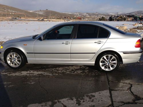 2003 bmw 330xi base sedan 4-door 3.0l