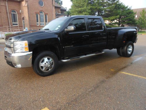 2009 ltz 3500 4x4 chevy dually w/sunroof &amp; backup cam