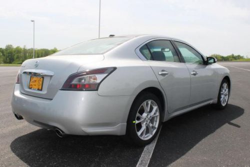 2014 nissan maxima sv