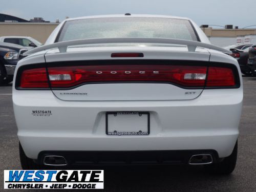 2014 dodge charger sxt