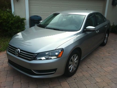 2013 volkswagen passat like new condition 34k miles factory bumper warranty