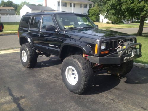 2000 jeep cherokee sport utility 4-door 4.0l lifted. off road. winch. swampers