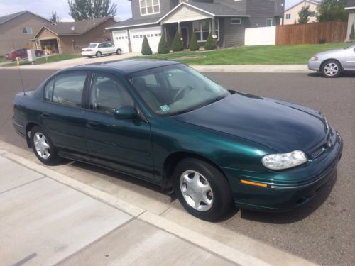 1998 oldsmobile cutlass low miles !! 66k original miles runss great !!