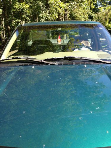 1996 GMC Sonoma SLS Standard Cab Pickup 2-Door 2.2L, image 2