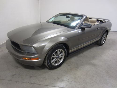 05 ford mustang  4.0l v6 leather convertible rwd 2 owner 80+ pics