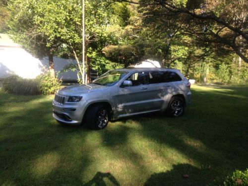 Jeep grand cherokee srt8.