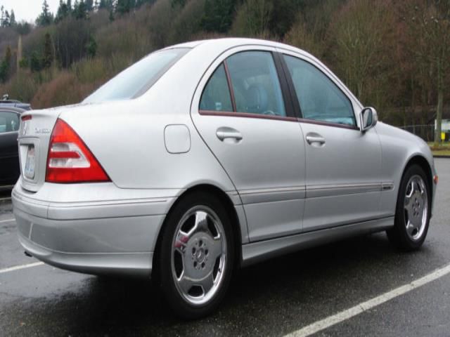 Mercedes-benz c-class kompressor sport 4-door