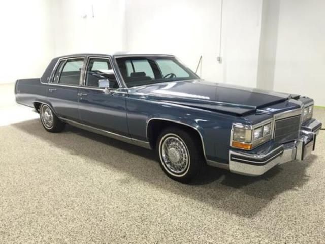 1985 - cadillac - fleetwood - blue