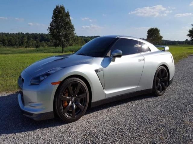 Nissan: gt-r premium