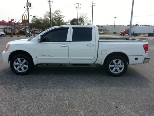 2008 nissan titan le crew cab pickup 4-door 5.6l