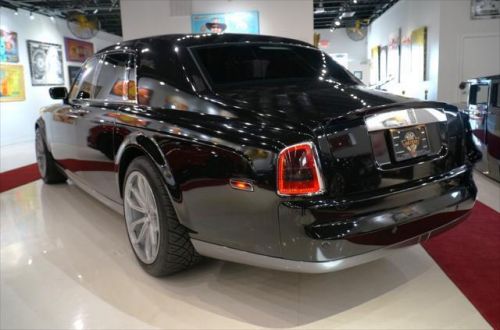 2004 rolls-royce phantom sedan