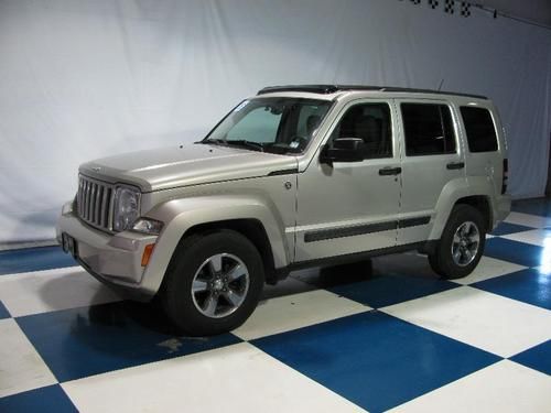 2008 jeep liberty sport 4wd auto..moonroof..3.7l v6