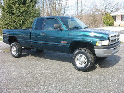 01 dodge ram 2500slt 4x4 quad longbed 5.9 cummins turbo diesel 5 speed 130k