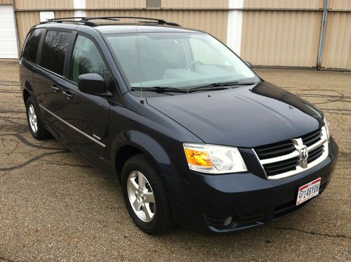 2009 dodge grand caravan sxt mini passenger van 4-door 3.8l