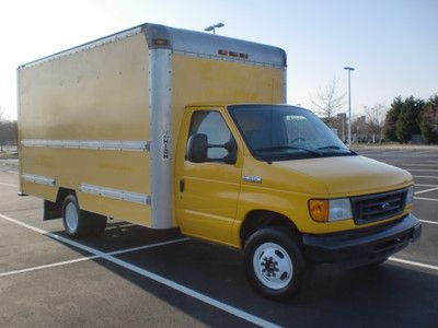 No reserve !!! very clean 14ft box van / truck. v8, automatic, with a/c.(cube)