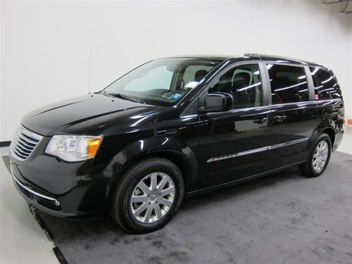 2012 chrysler town &amp; country touring edition mini van