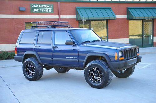 Lifted cherokee sport xj / brand new lift, tires, wheels, safari rack, &amp; more !!