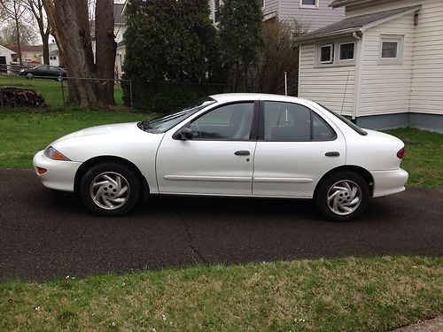 1999 chevrolet cavalier base sedan 4-door 2.2l