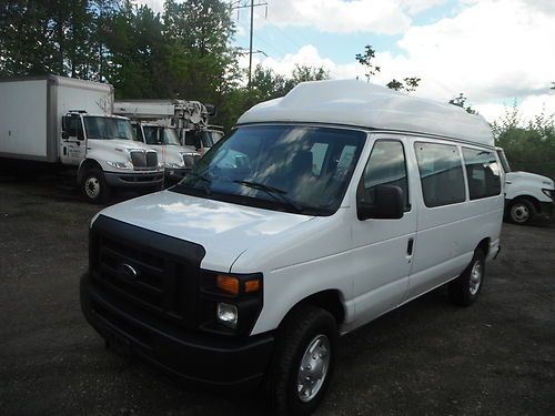 09 ford e-250 handicap van wheel chair lift 90000 miles clean runs perfect