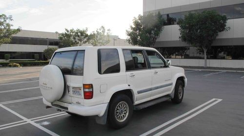 Isuzu trooper 1999 limited edition leather interior big sunroof heated seats wow