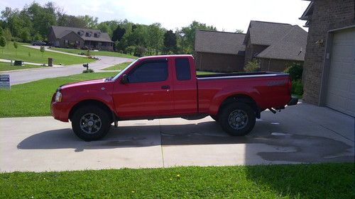 2004 nissan frontier xe extended cab pickup 2-door 3.3l