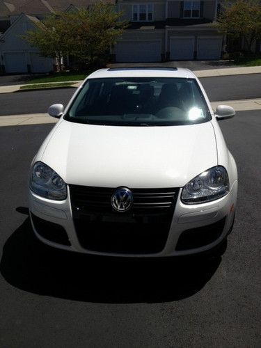 2010 volkswagen jetta wolfsburg edition sedan 4-door 2.0l 6 speed manual