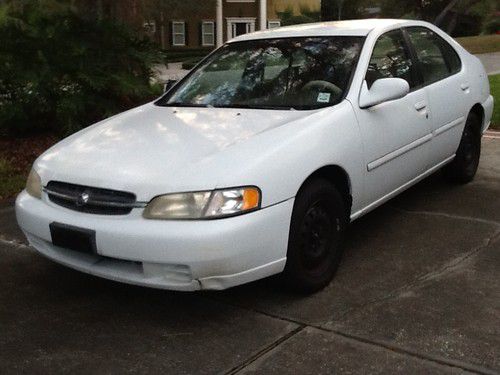 1998 nissan altima se sedan 4-door 2.4l
