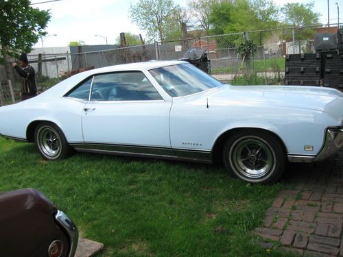 Buick : riviera base hardtop 2-door