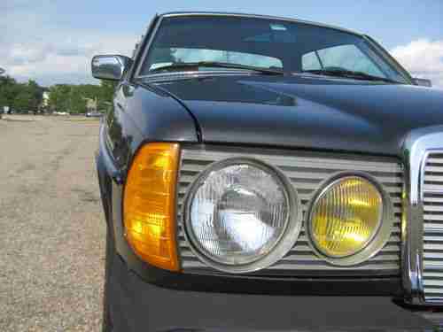 1985 Mercedes Benz 300cd, image 3