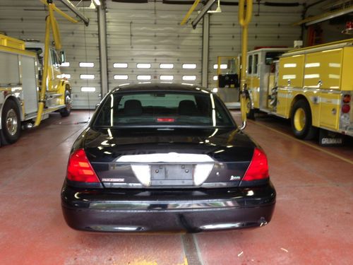 2009 ford crown victoria police interceptor sedan 4-door 4.6l