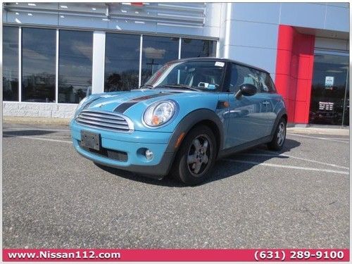 2009 mini cooper coupe beautiul blue, we finance. will ship worldwide 5 speed