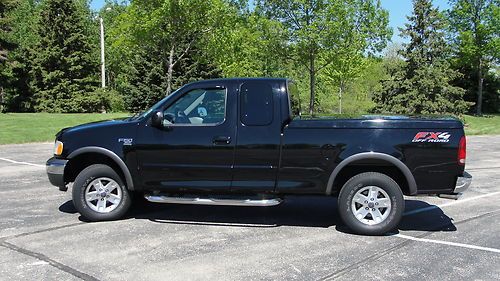 Find Used 2003 Ford F 150 Xlt Standard Cab Pickup 2 Door 54l In