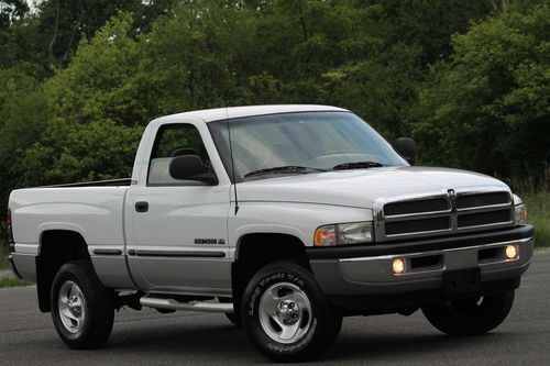 1999 dodge ram 1500 4x4 5.2l v8 slt short box clean carfax one owner only 71k!