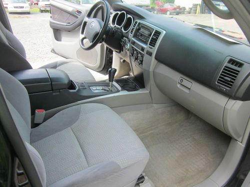 2004 Toyota 4 Runner SR5, image 10